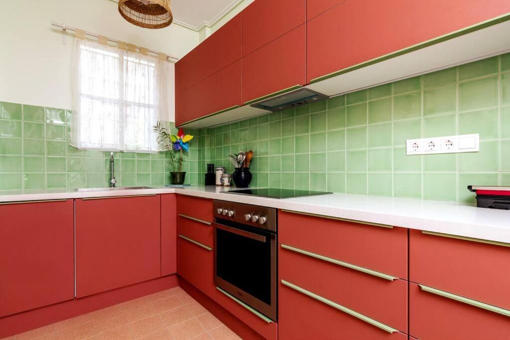 Iphigenia 2 Bedroom Retro Downtown Apartment Athene Buitenkant foto