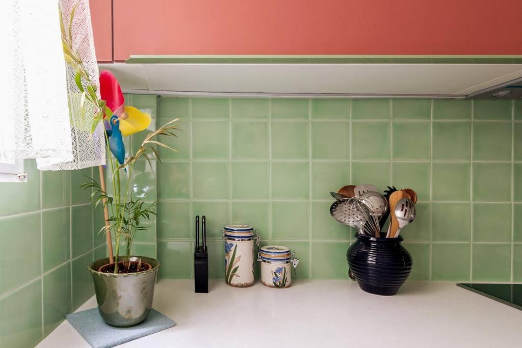 Iphigenia 2 Bedroom Retro Downtown Apartment Athene Buitenkant foto